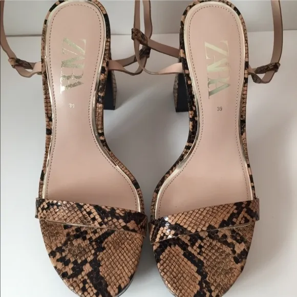 🔥Zara Chic Snakeskin Platform Heels🔥