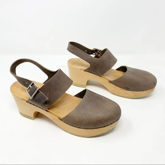 Zuzii | Jane Closed Toe Clog Dark Taupe US 8/EU 38