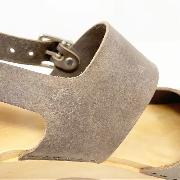 Zuzii | Jane Closed Toe Clog Dark Taupe US 8/EU 38