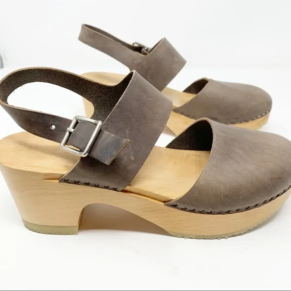 Zuzii | Jane Closed Toe Clog Dark Taupe US 8/EU 38